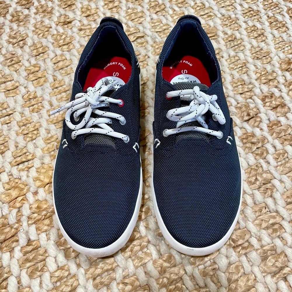 NWOT Youth Sperry Boat Shoes - Kid youth size 4